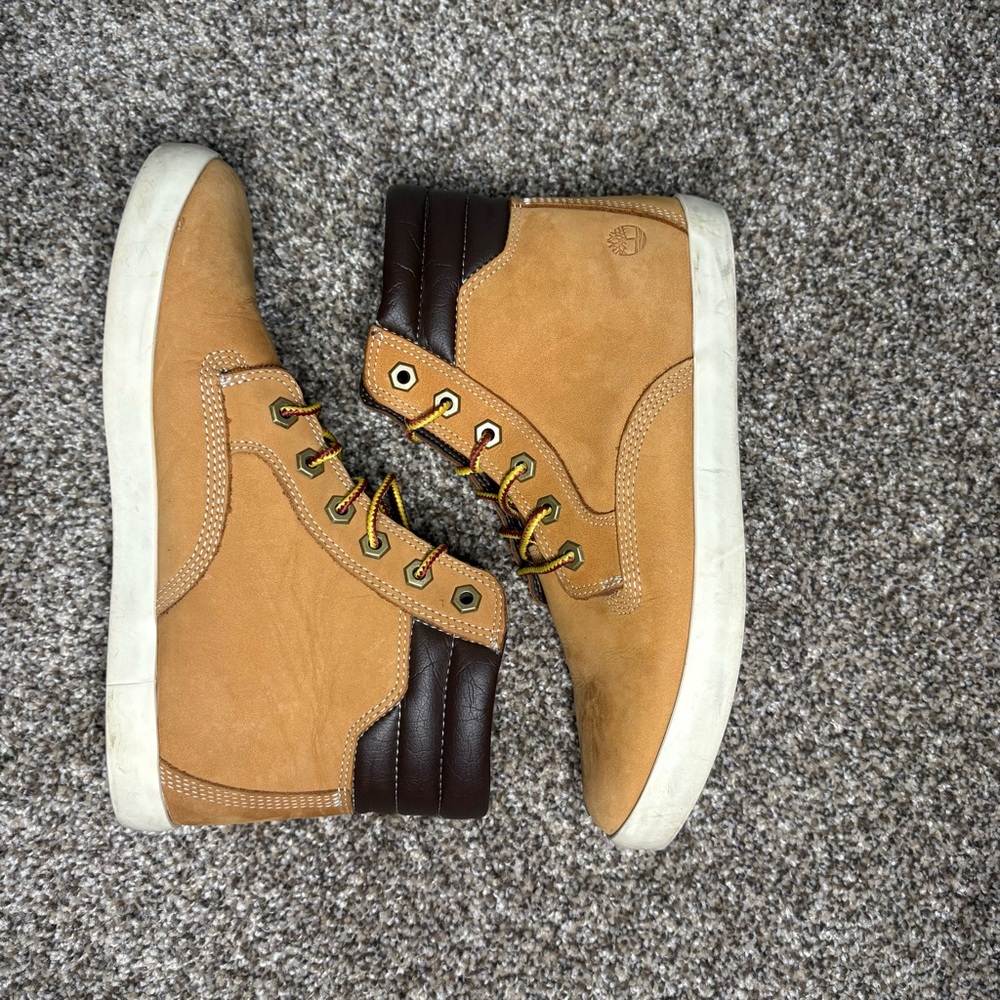 Timberland Women’s size 8.5 Tan and Brown Ankle Boots - Picture 6 of 12